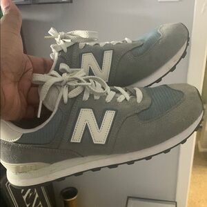 New Balance Men's Grey Sneakers